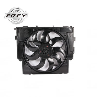 Εξαρτήματα ψύξης κινητήρα 600W πρακτικά ανεμιστήρα ψυγείου 17418642161 Για BMW F10 F11 F18 525I